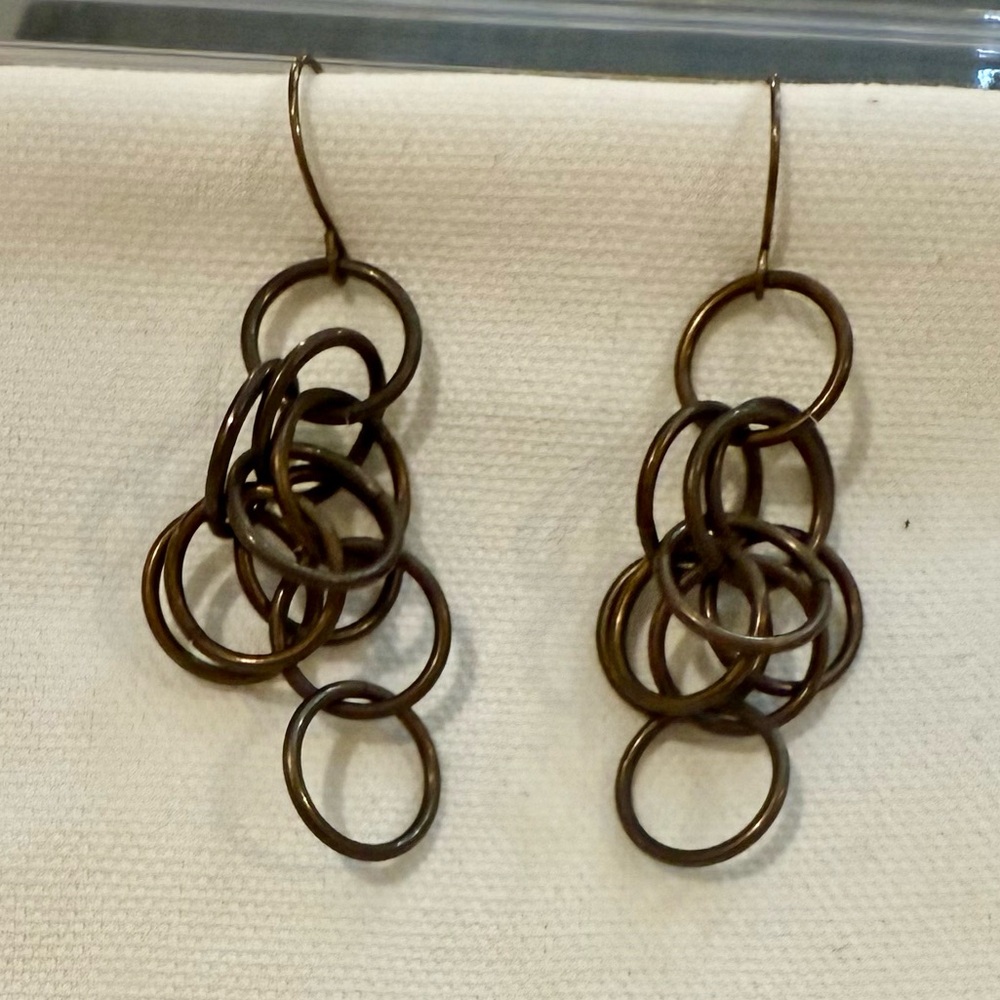 Nest Jewelry Metal Hoop Earrings